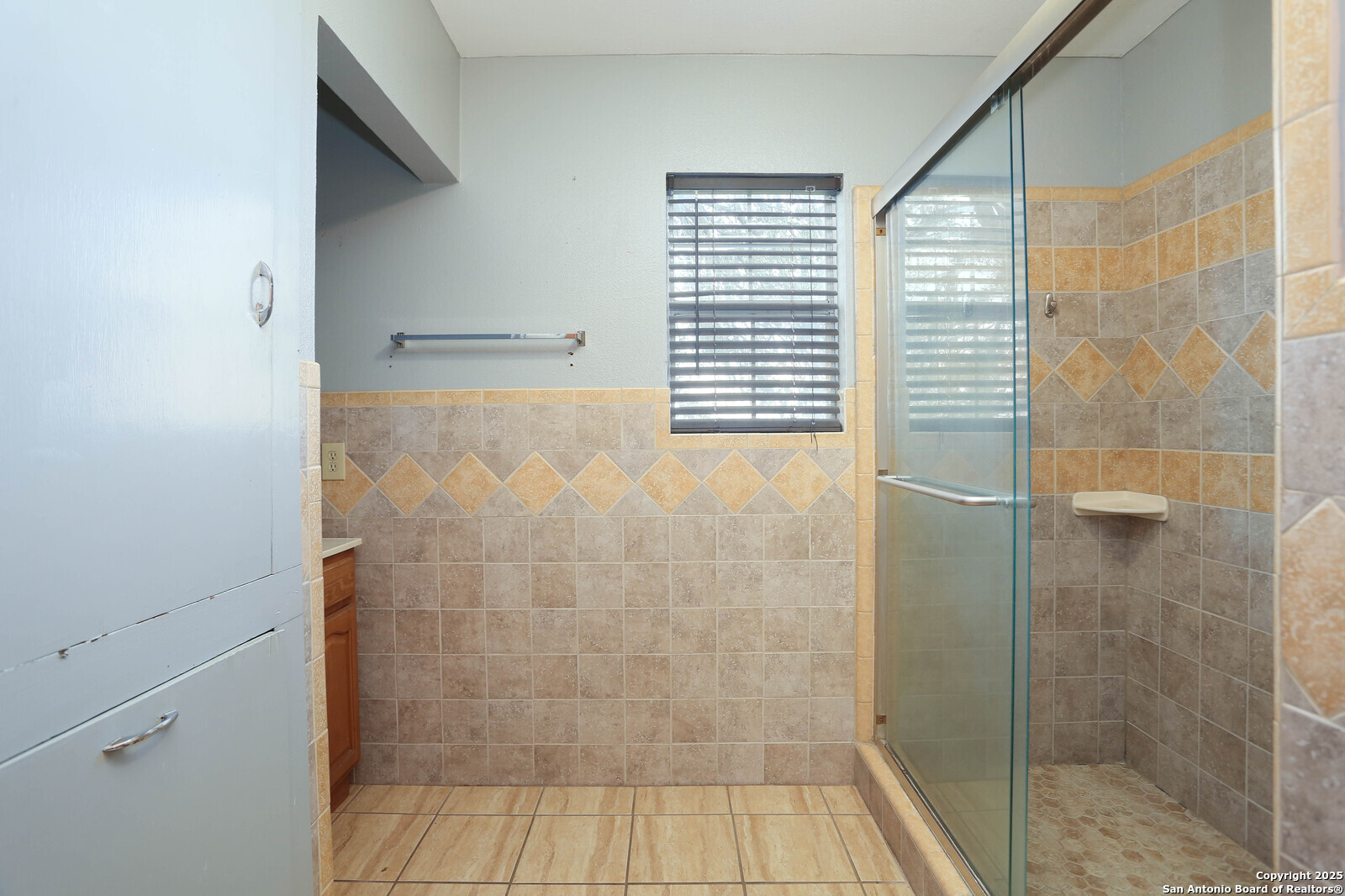 10705 Highway 16 Poteet, TX 78065 - Photo 16 of 31