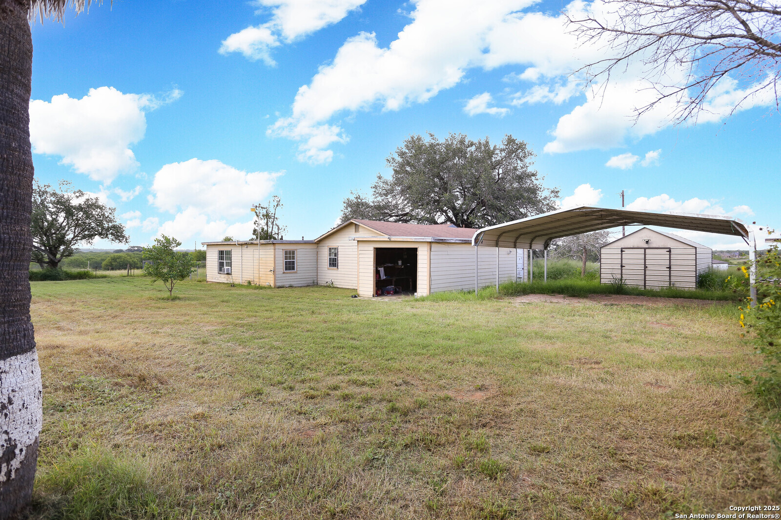 10705 Highway 16 Poteet, TX 78065 - Photo 17 of 31