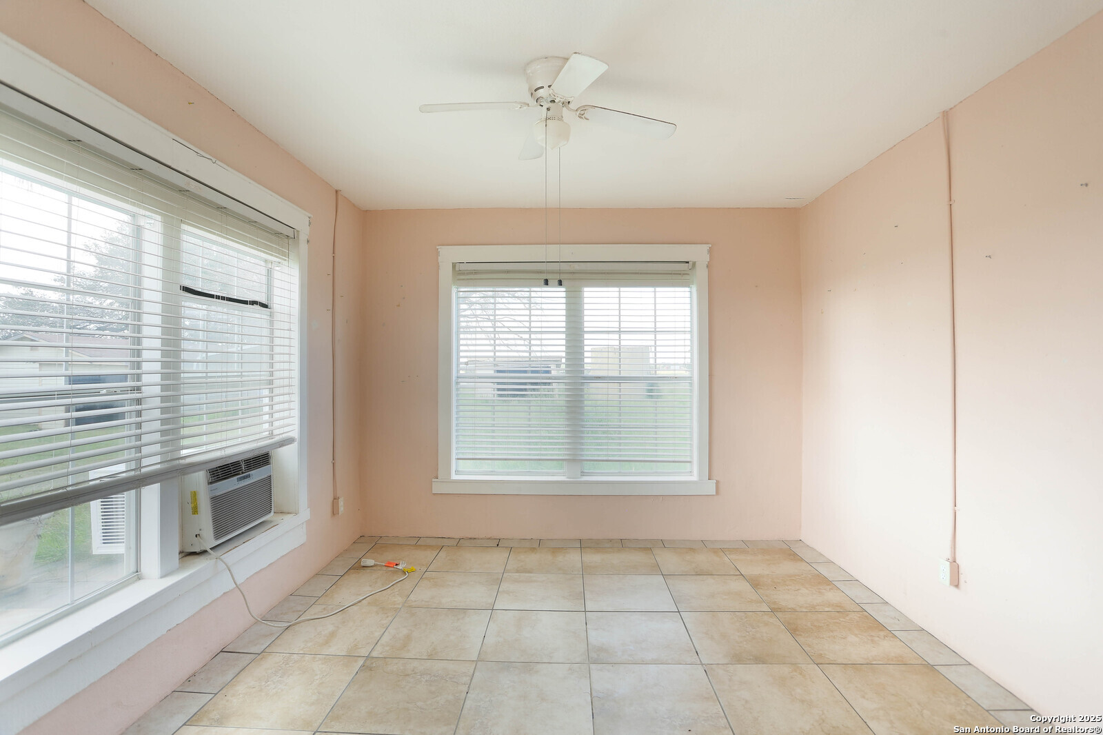 10705 Highway 16 Poteet, TX 78065 - Photo 22 of 31