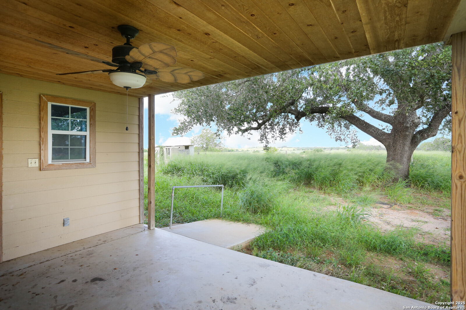 10705 Highway 16 Poteet, TX 78065 - Photo 25 of 31