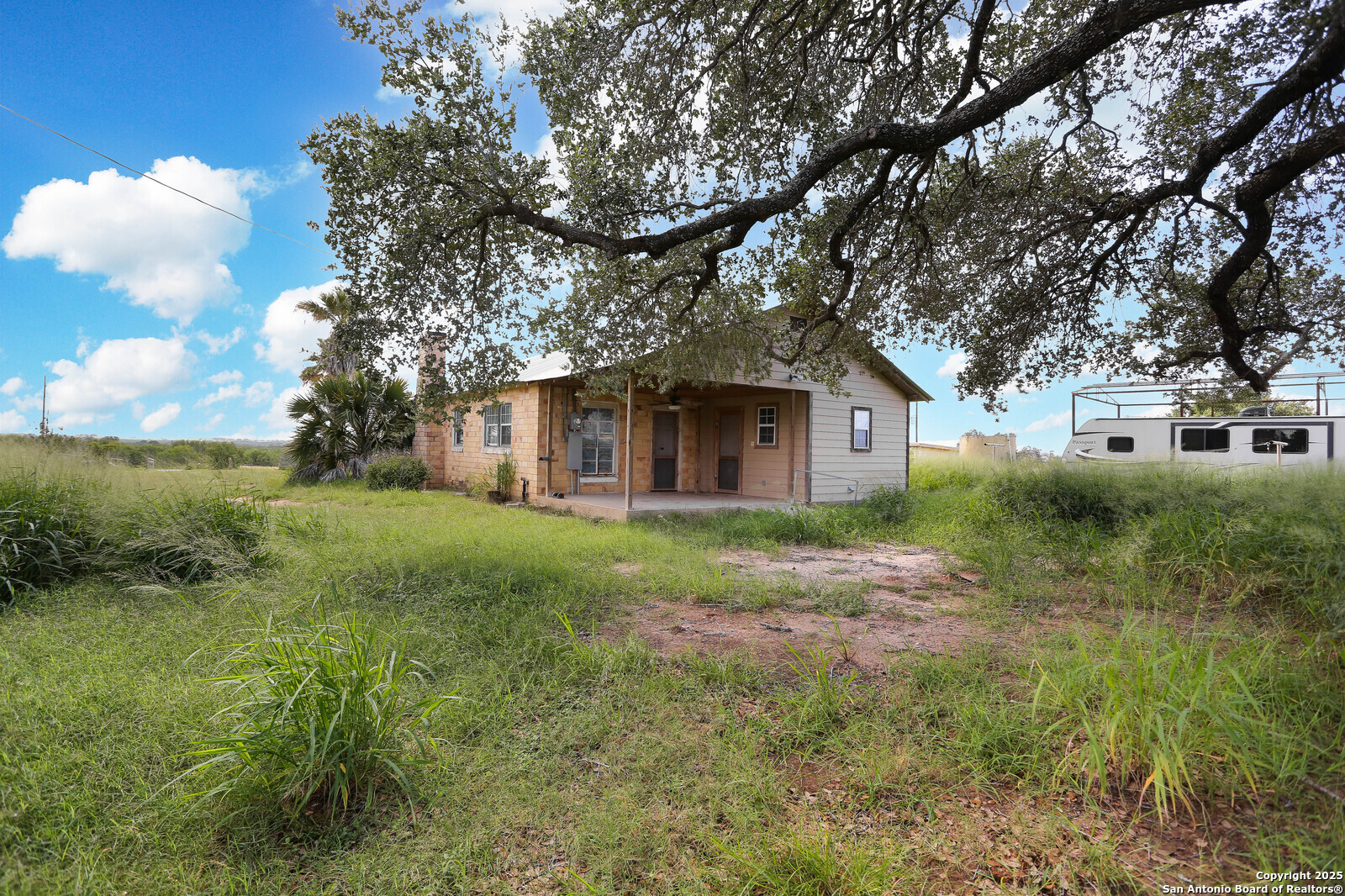 10705 Highway 16 Poteet, TX 78065 - Photo 26 of 31