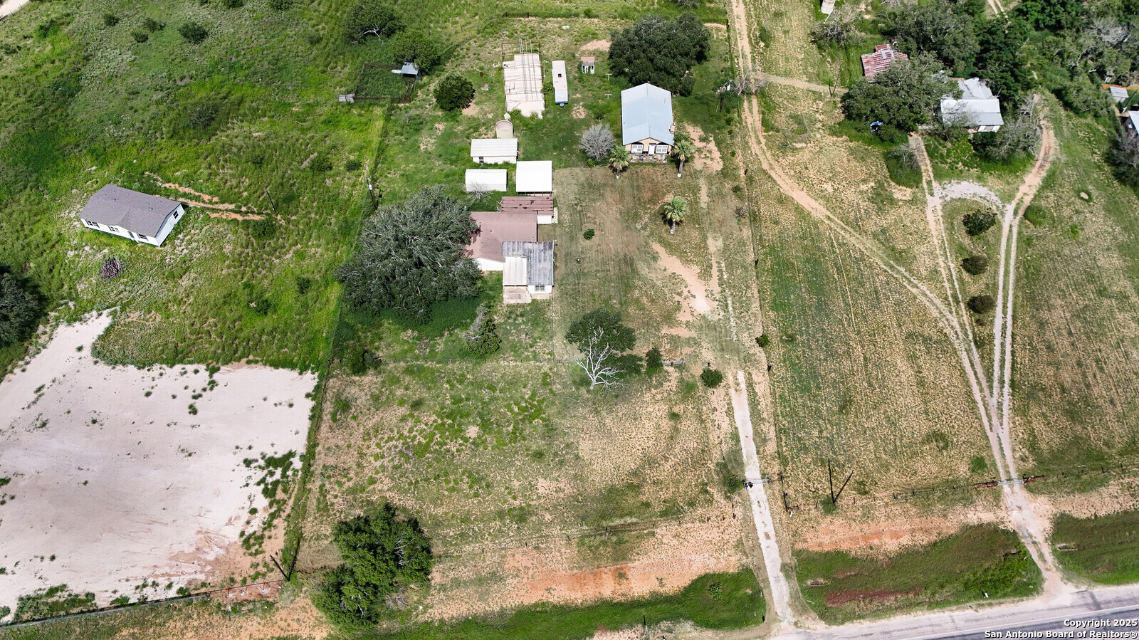 10705 Highway 16 Poteet, TX 78065 - Photo 27 of 31