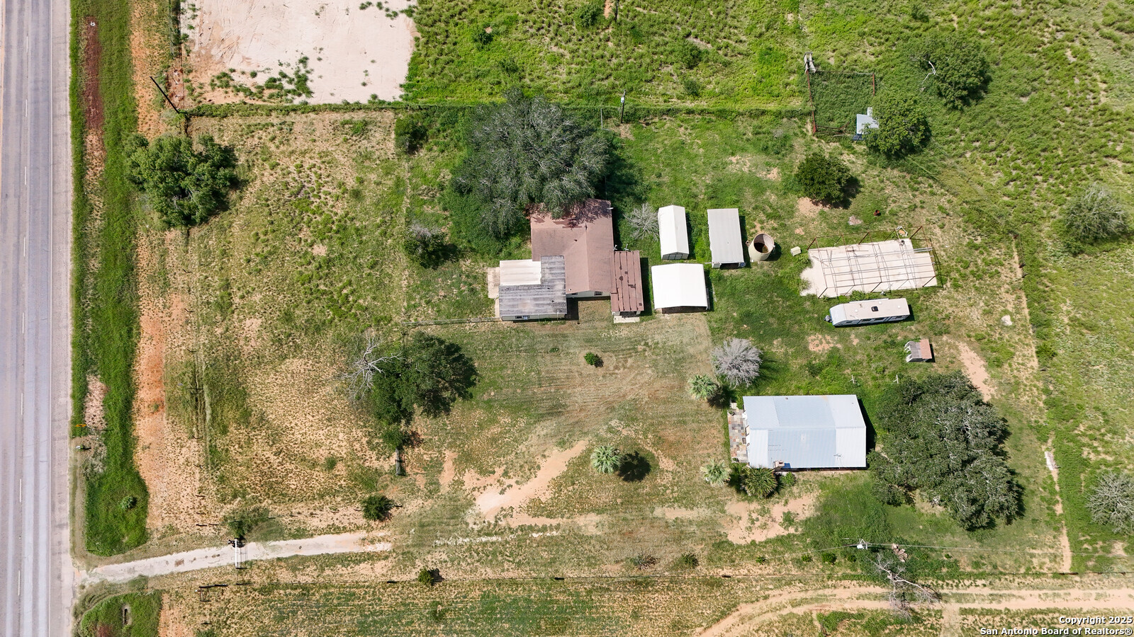 10705 Highway 16 Poteet, TX 78065 - Photo 28 of 31