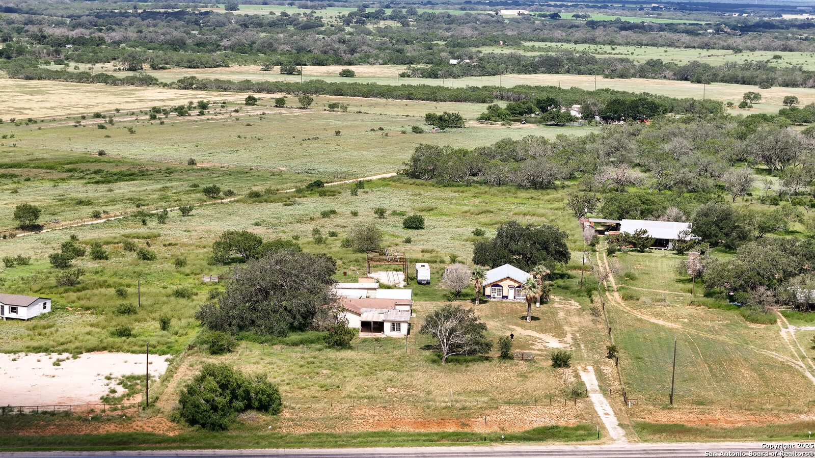 10705 Highway 16 Poteet, TX 78065 - Photo 30 of 31