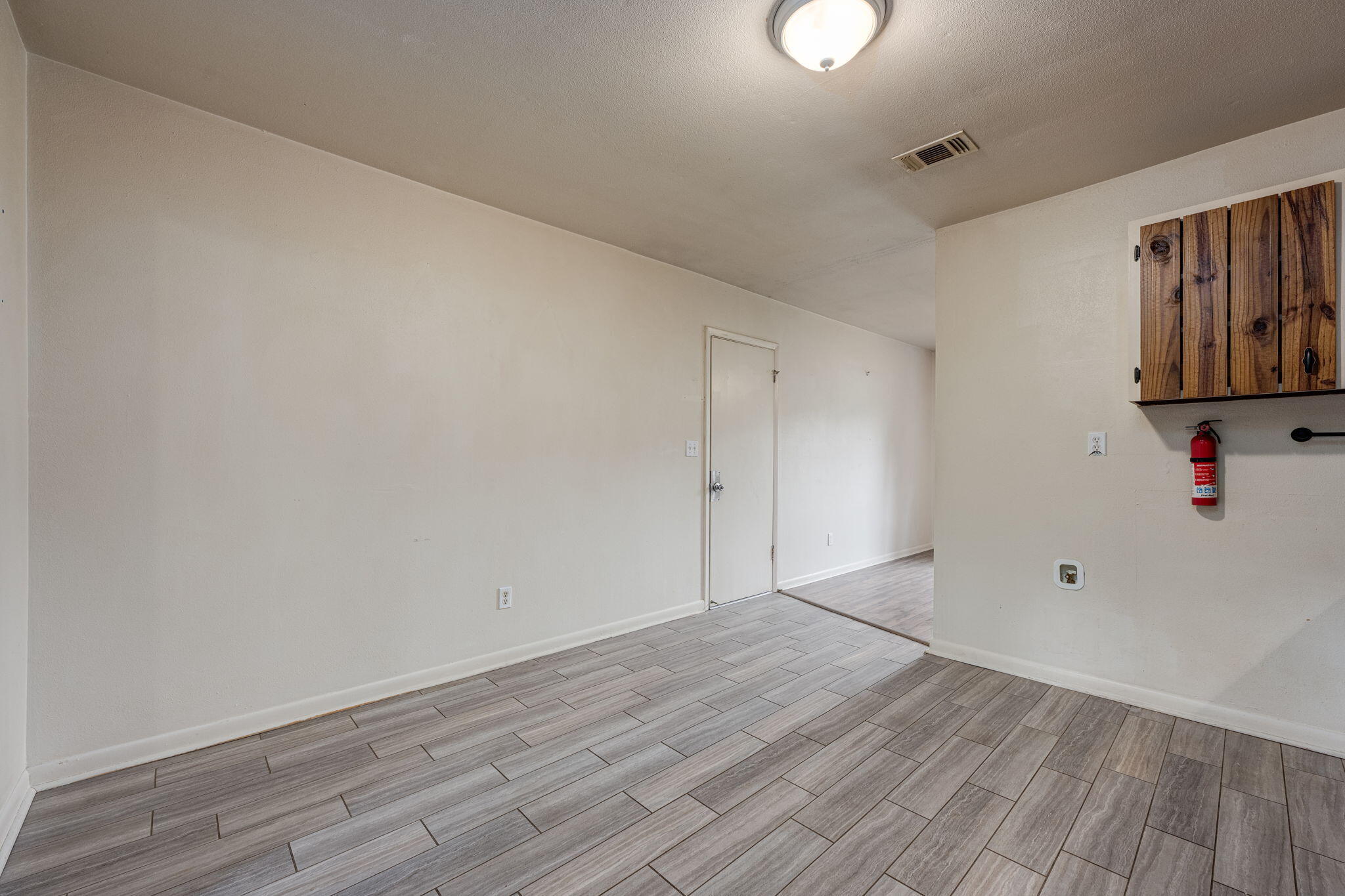 502 Forrest Court Crestview, FL 32539 - Photo 11 of 38 502 Forrest Ct-Crestview-12