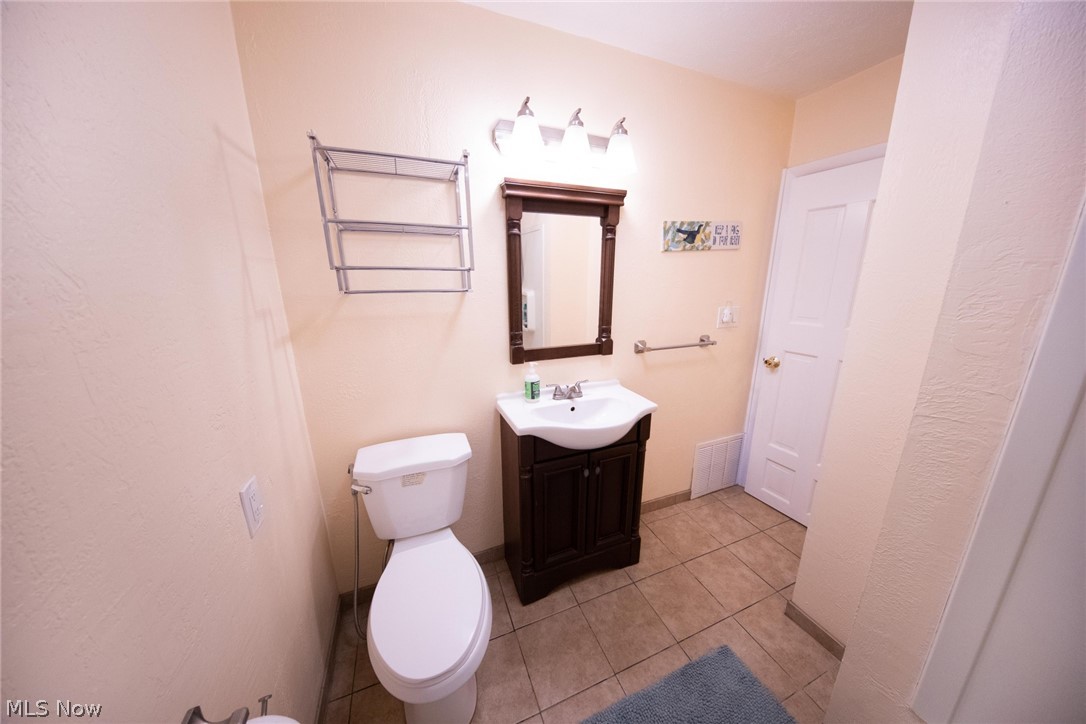 4658 Anderson Road Cleveland, OH 44121 - Photo 20 of 35