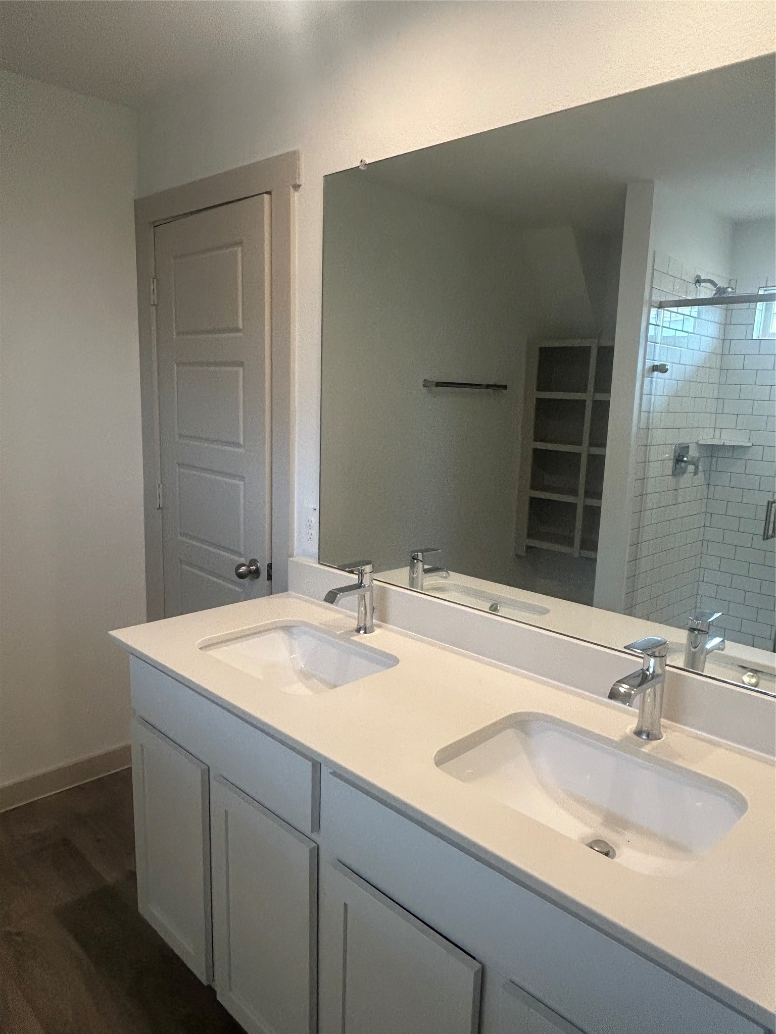 215 Dusty Bridle Lane Rosharon, TX 77583 - Photo 9 of 15 a bathroom with a sink and a mirror