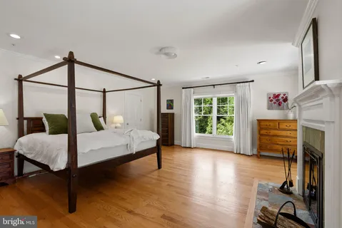 $2,195,000 | 7032 Wilson Lane, Bethesda, MD 20817