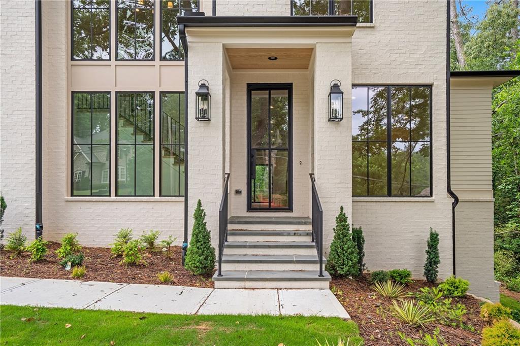 485 Read Lane Northeast Atlanta, GA 30328 - Photo 3 of 50