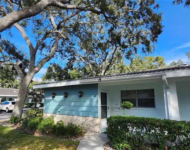 an outdoor view of house with outdoor space
