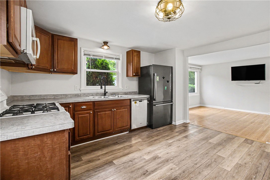 127 Wood Road Greece, NY 14626 - Photo 7 of 15
