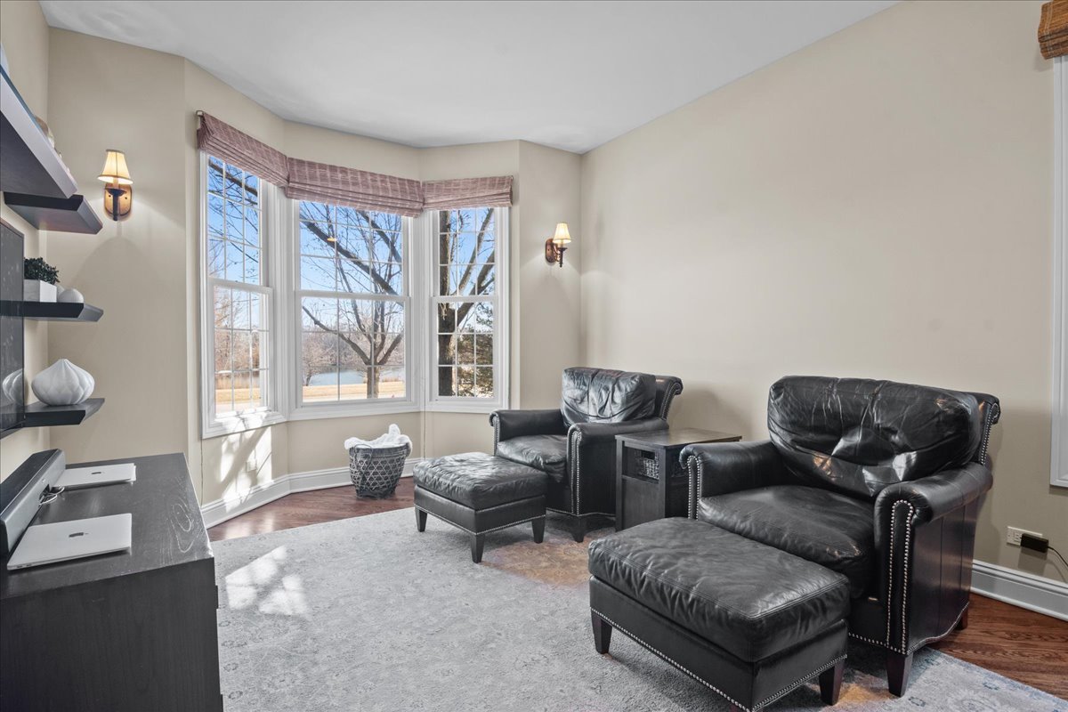 891 Carroll Road Lake Forest, IL 60045 - Photo 17 of 39 a living room with furniture and a large window