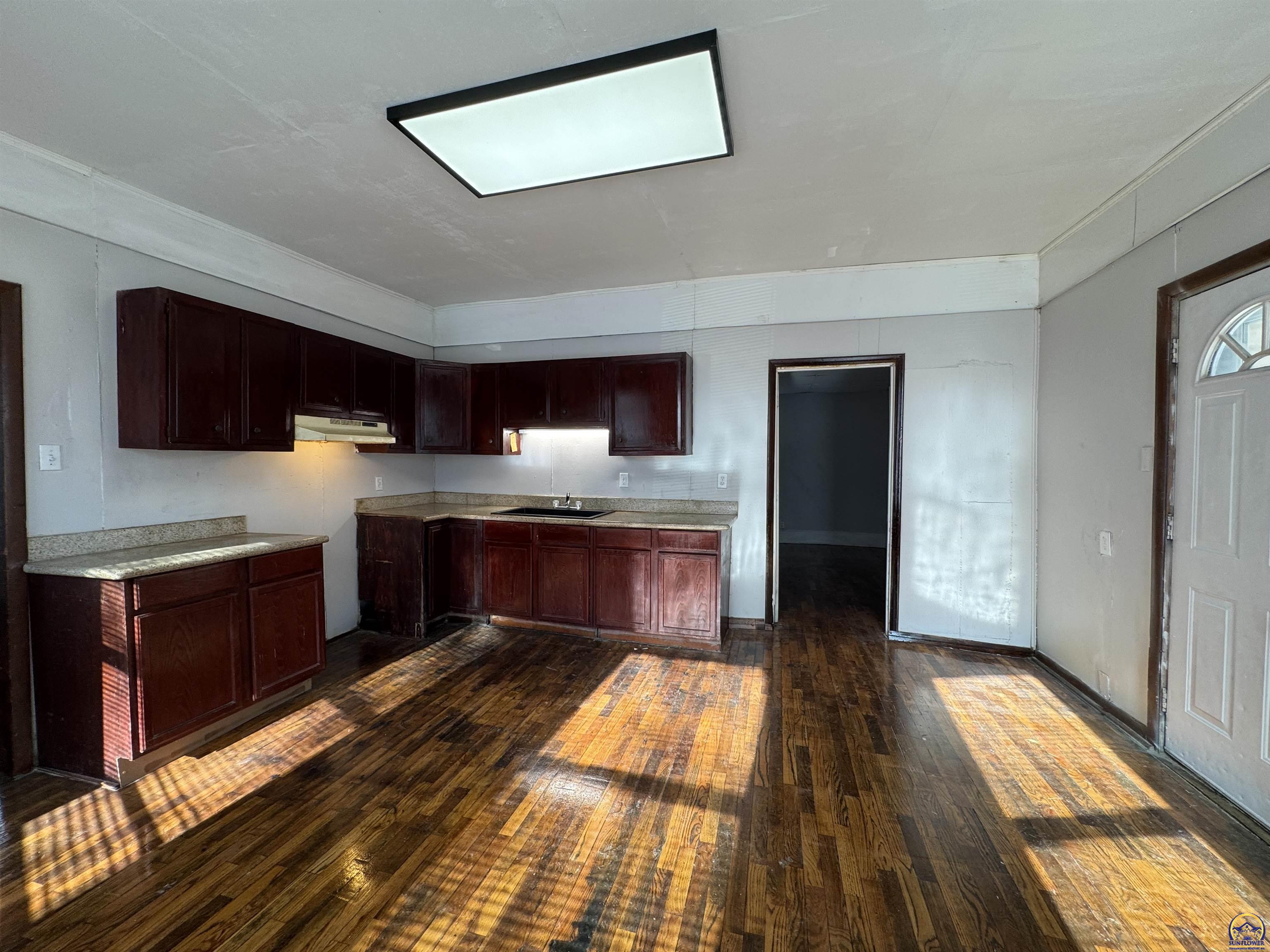 1532 Southwest Western Avenue Topeka, KS 66604 - Photo 6 of 28