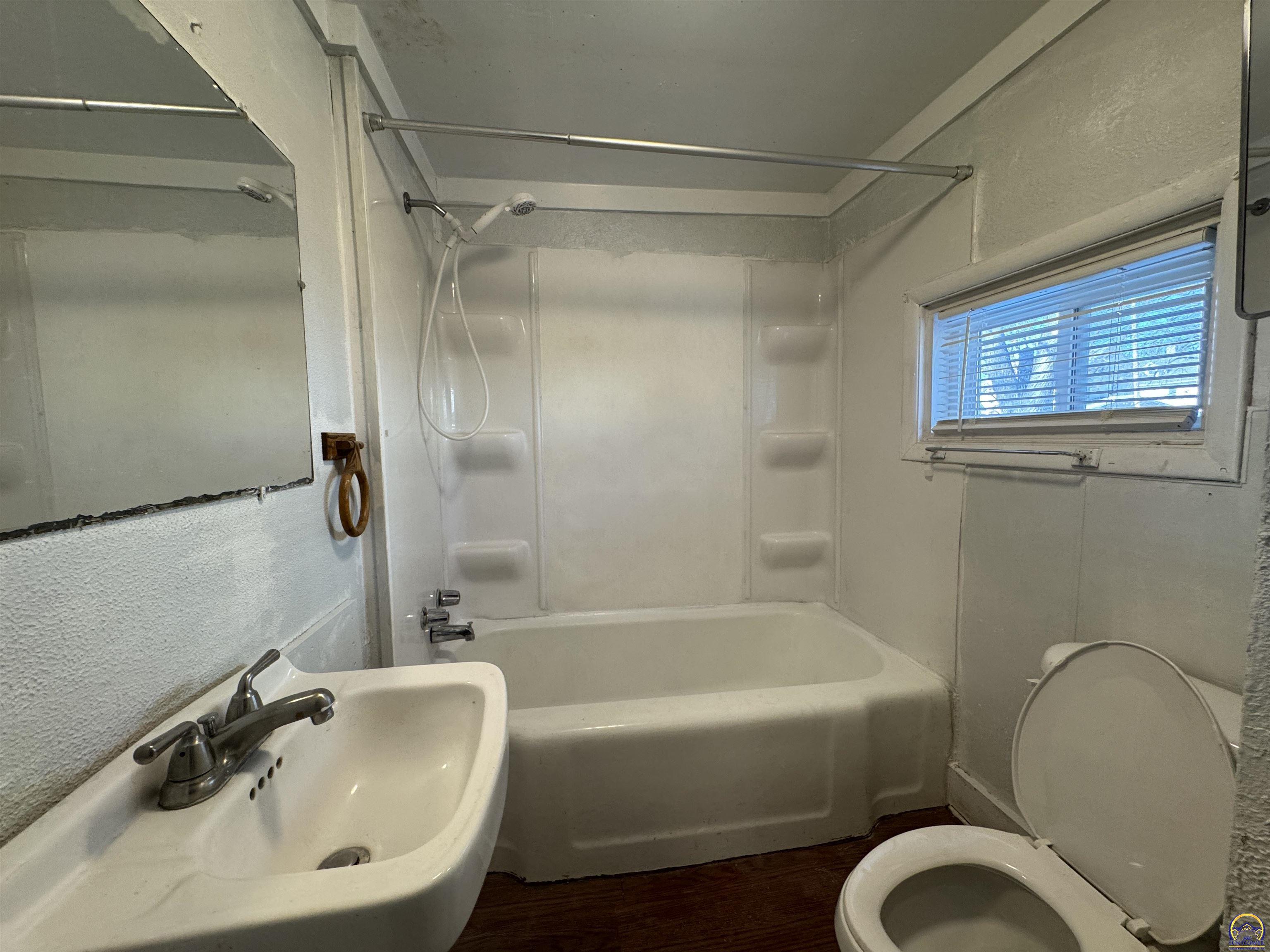 1532 Southwest Western Avenue Topeka, KS 66604 - Photo 10 of 28