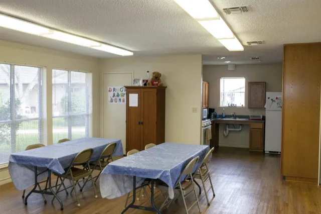 $968 | 1200 Meadow Park, Lockhart, TX 78644