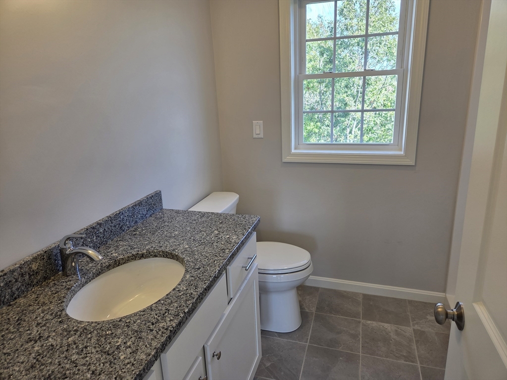 39 Kelly Lane Lynn, MA 01904 - Photo 12 of 32