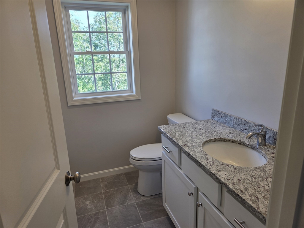 39 Kelly Lane Lynn, MA 01904 - Photo 16 of 32