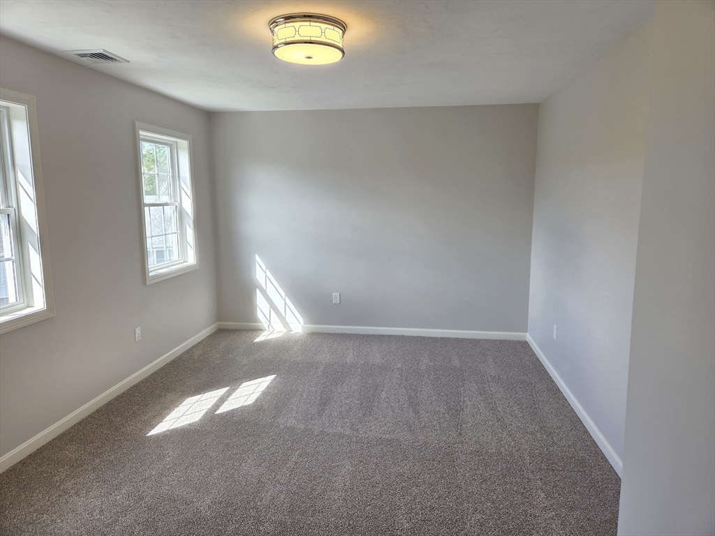 39 Kelly Lane Lynn, MA 01904 - Photo 18 of 32