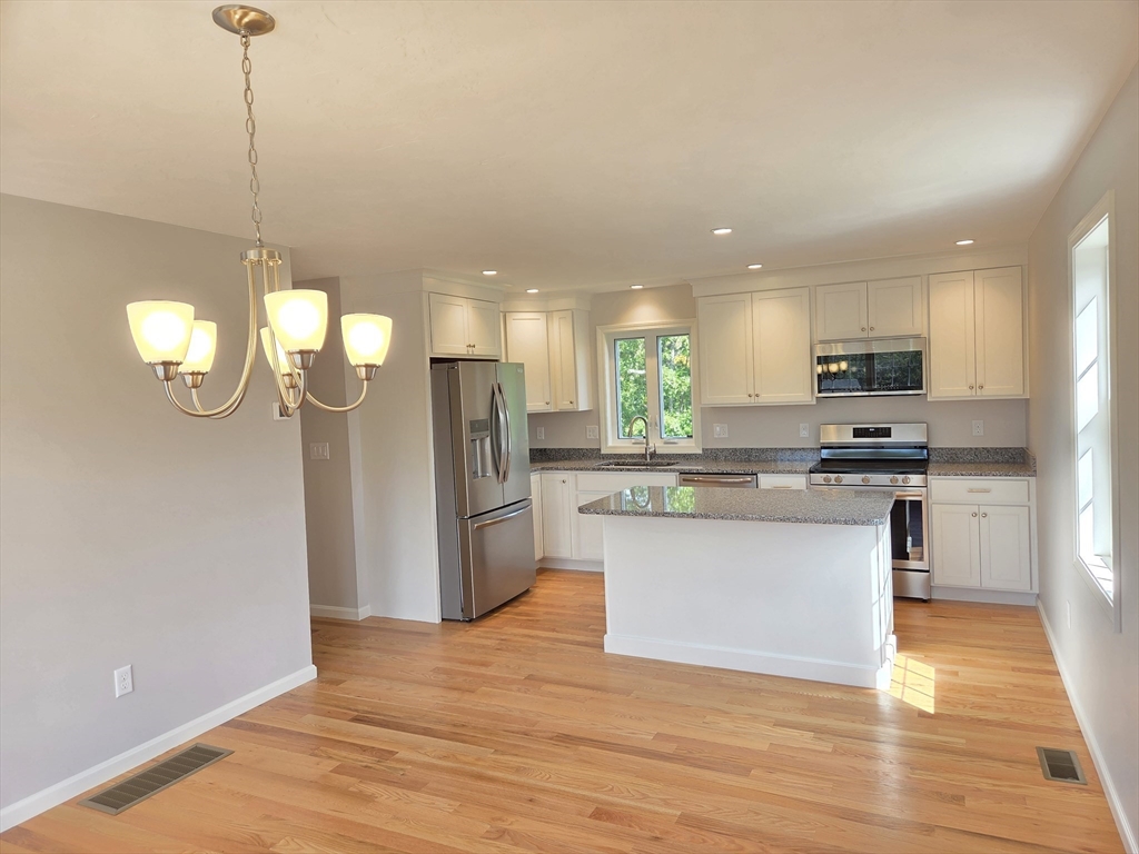 39 Kelly Lane Lynn, MA 01904 - Photo 2 of 32