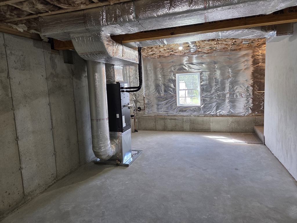 39 Kelly Lane Lynn, MA 01904 - Photo 25 of 32