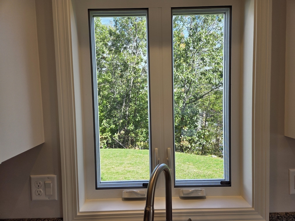 39 Kelly Lane Lynn, MA 01904 - Photo 4 of 32