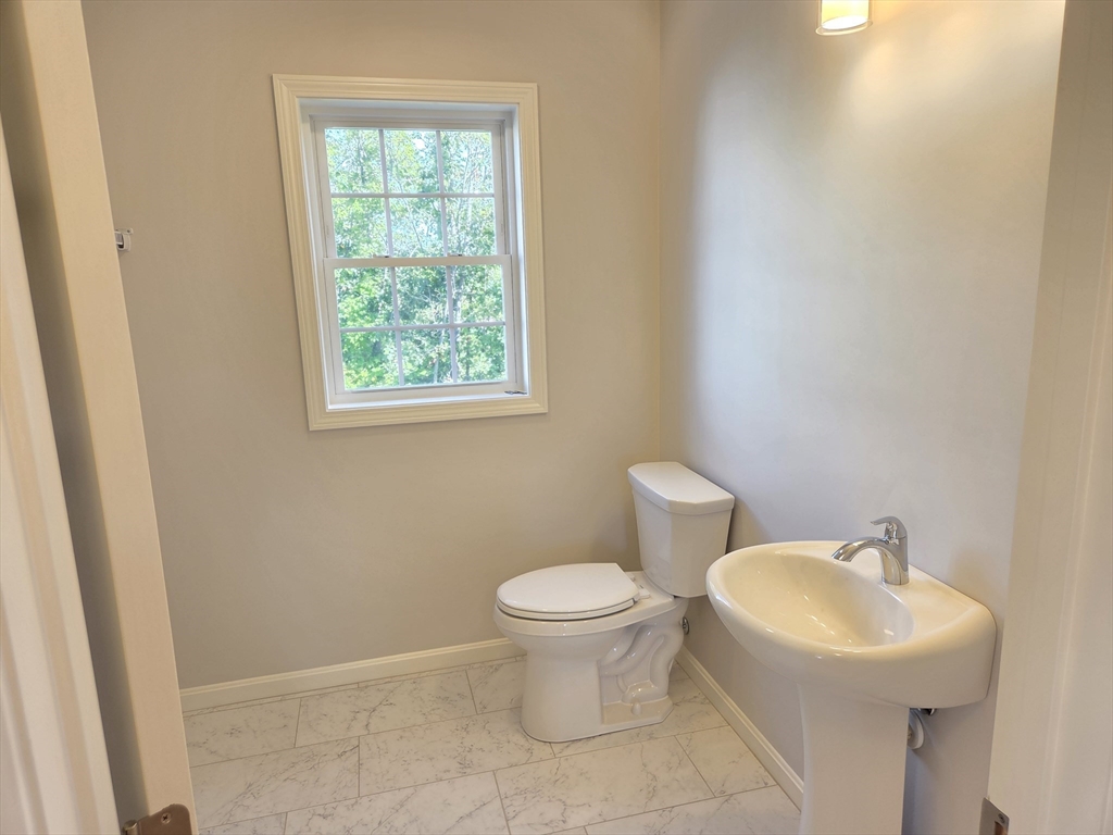 39 Kelly Lane Lynn, MA 01904 - Photo 7 of 32