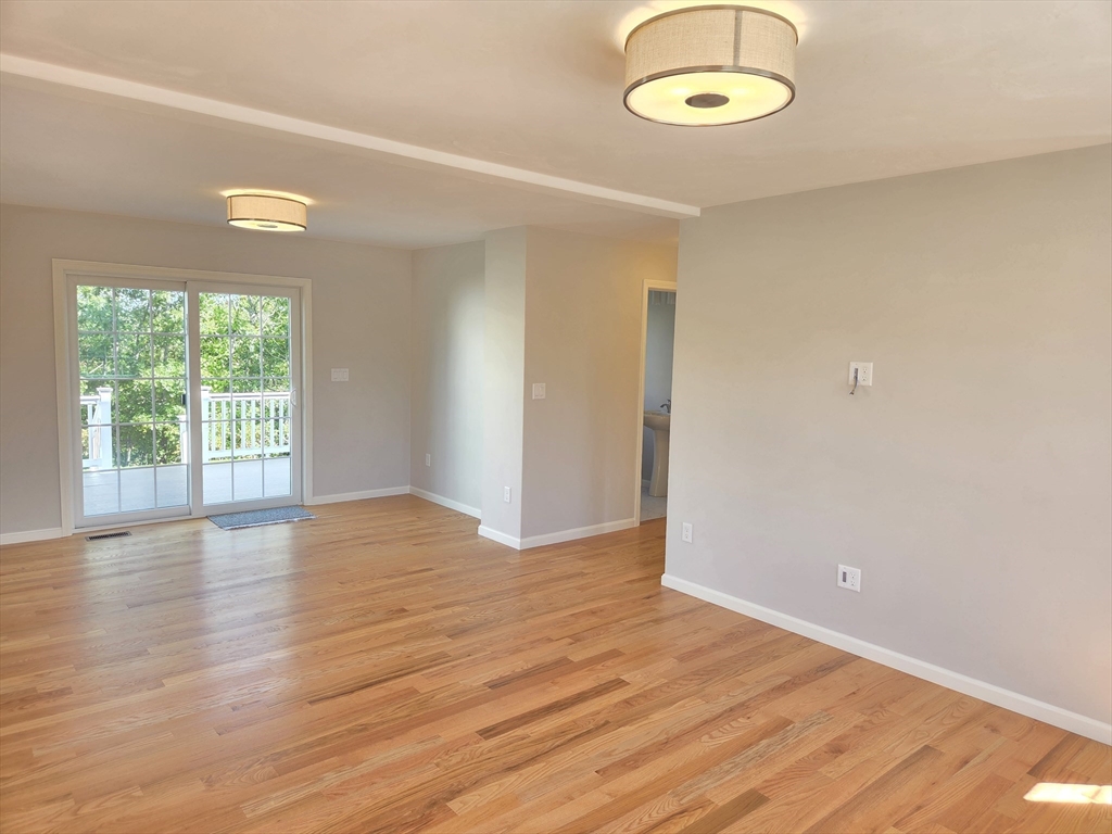 39 Kelly Lane Lynn, MA 01904 - Photo 9 of 32