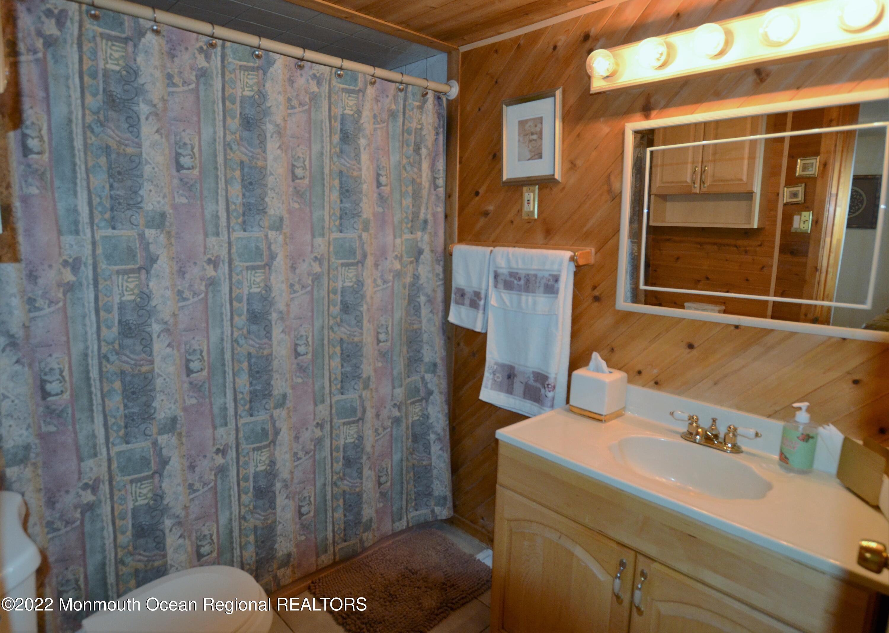 22 Weaverville Road Freehold, NJ 07728 - Photo 12 of 18 DSC_2902 (2)