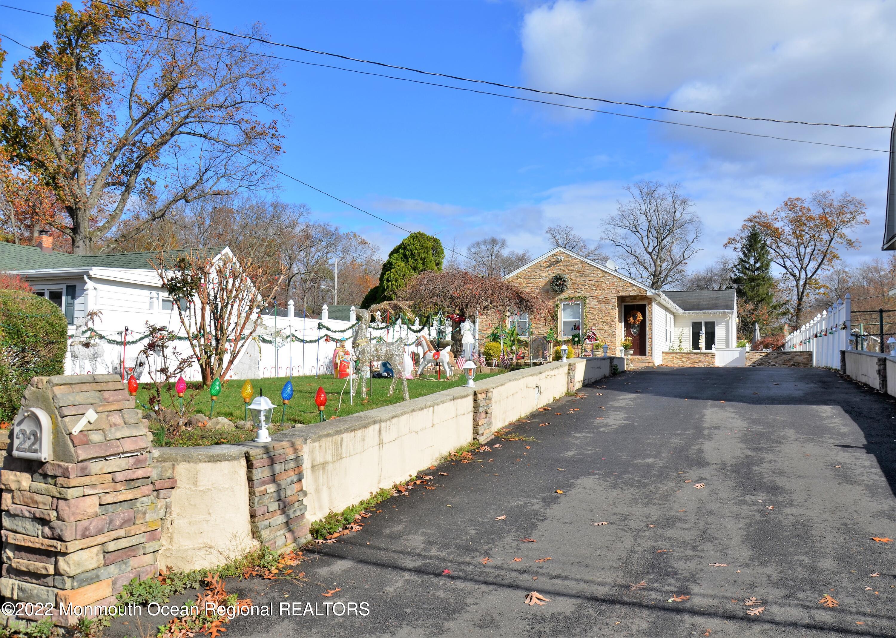 22 Weaverville Road Freehold, NJ 07728 - Photo 15 of 18 DSC_2925 (2)