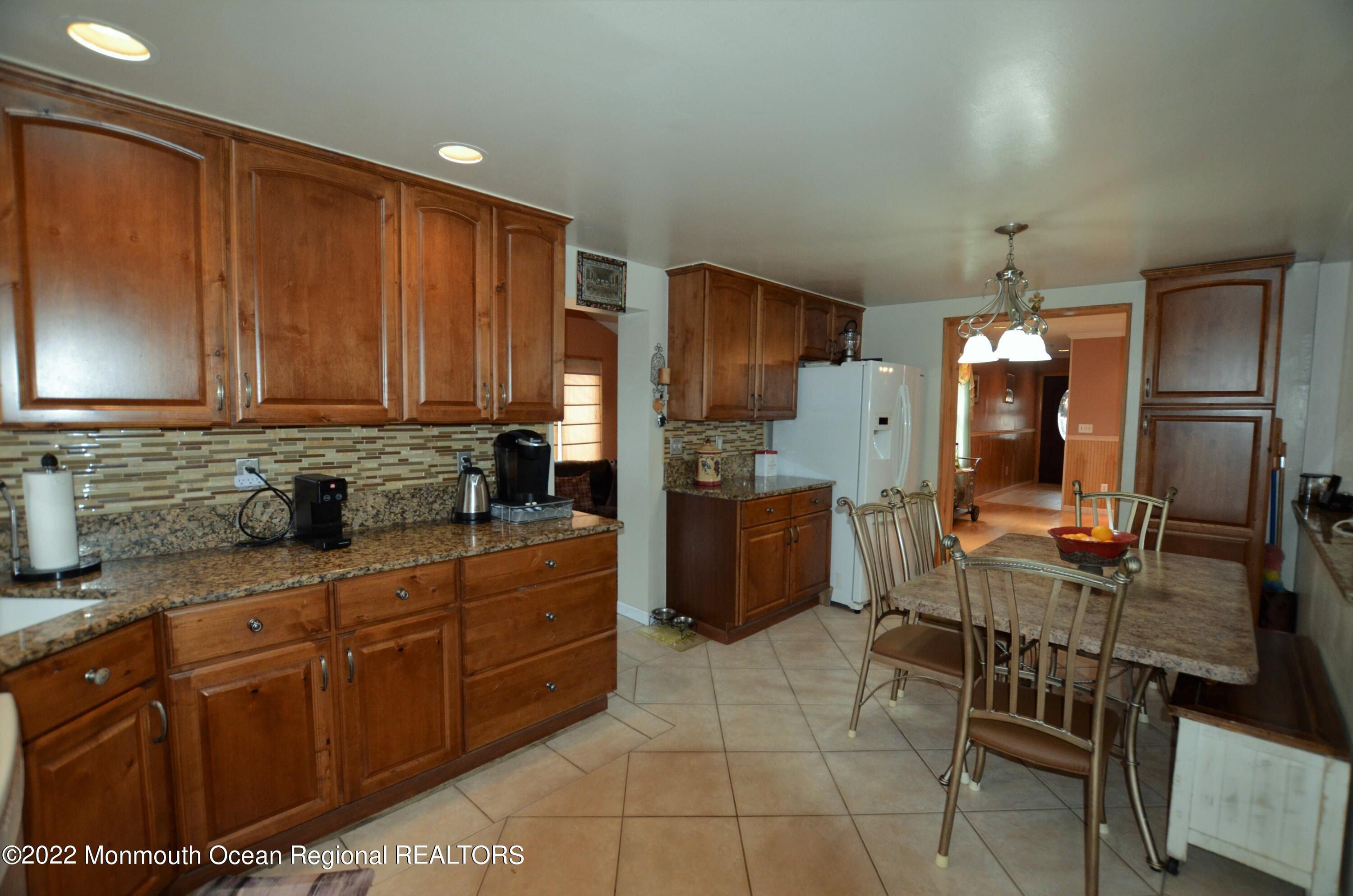 22 Weaverville Road Freehold, NJ 07728 - Photo 8 of 18 DSC_2888 (2)