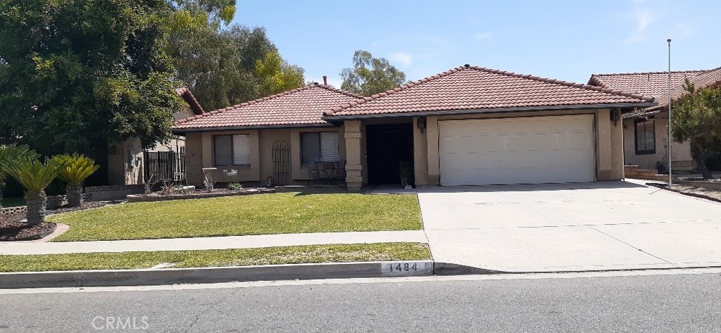 1484 Pepper Tree Drive Hemet, CA 92545 - Photo 4 of 29 Street View