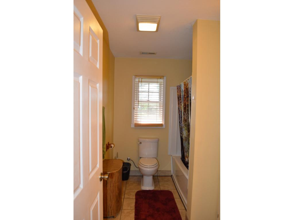 4815 Ottway Road Greeneville, TN 37745 - Photo 8 of 11 Master Bath
