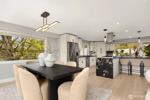 $1,599,998 | 13720 94th Avenue Northeast, Kirkland, WA 98034