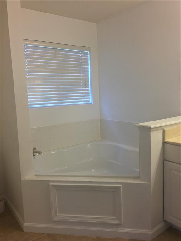 9760 Highpoint Ridge Drive, Unit 101 Fishers, IN 46037 - Photo 17 of 42