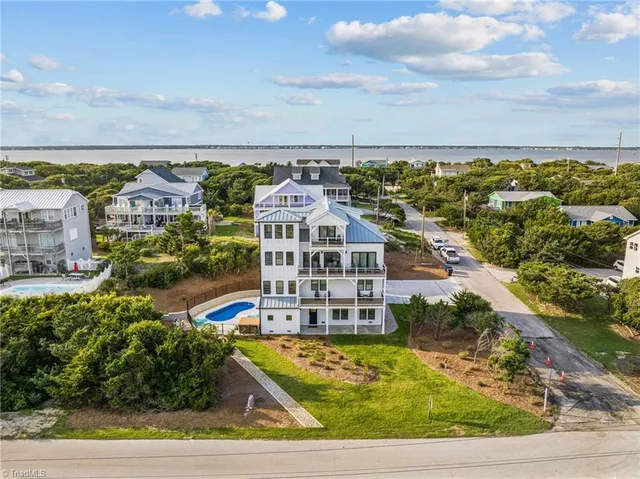 $2,950,000 | 101 Melanie Street, Emerald Isle, NC 28594