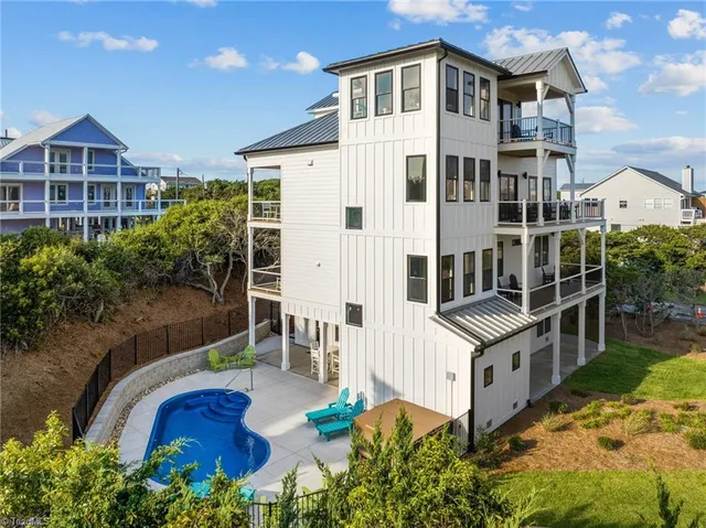 $2,950,000 | 101 Melanie Street, Emerald Isle, NC 28594