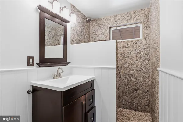$875,000 | 2406 South Dinwiddie Street, Arlington, VA 22206