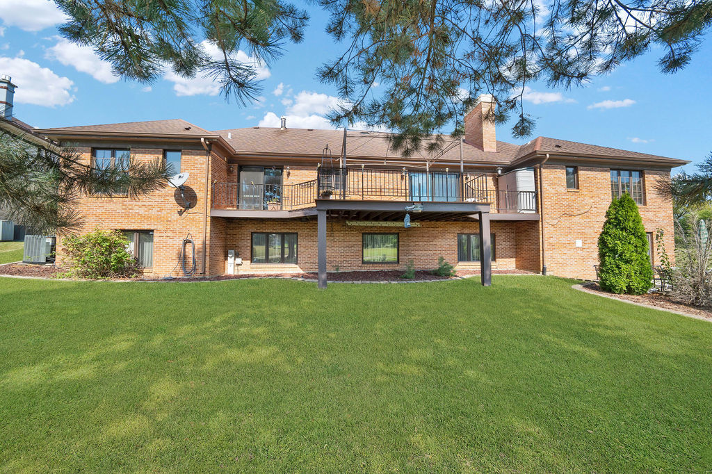 1601 Coachmans Road Darien, IL 60561 - Photo 3 of 46 Gallery Image 3