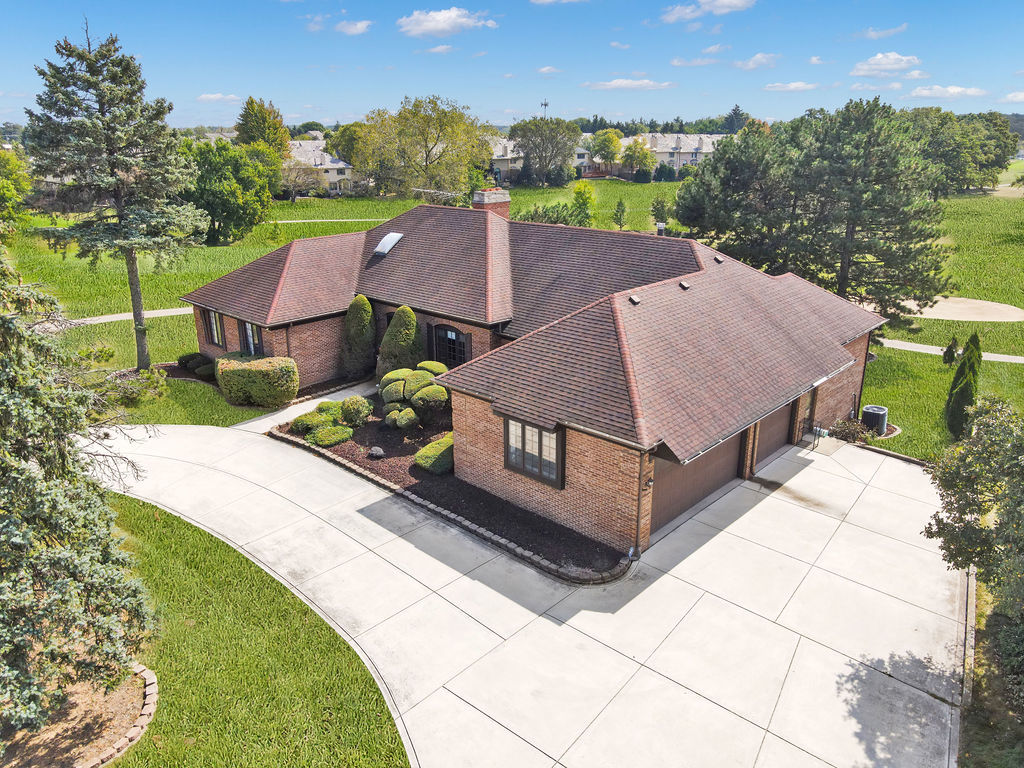 1601 Coachmans Road Darien, IL 60561 - Photo 6 of 46 Gallery Image 6