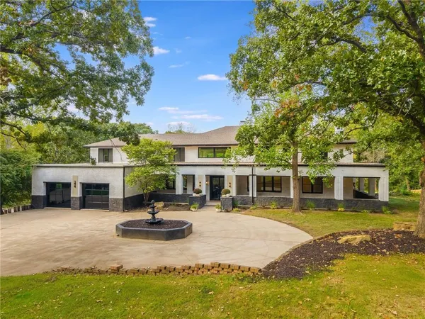 $2,320,000 | 1701 Northwest Duncan Road, Blue Springs, MO 64015
