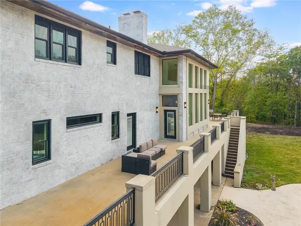 $2,600,000 | 1701 Northwest Duncan Road, Blue Springs, MO 64015