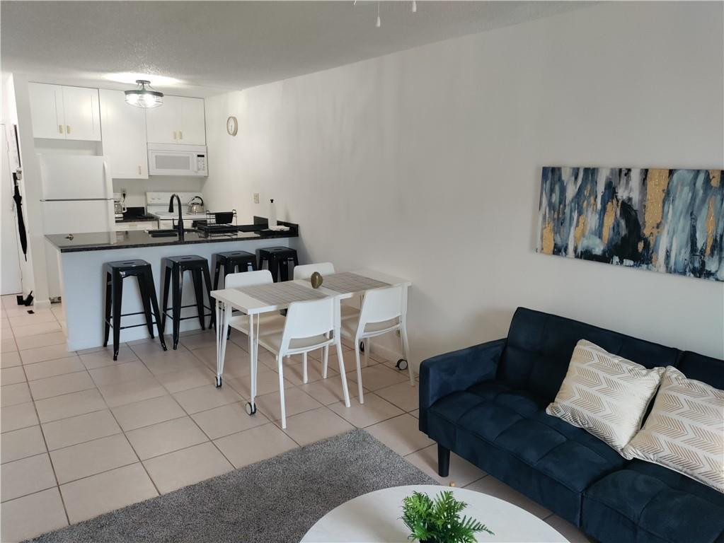 2771 Riverside Drive, Unit 207A Coral Springs, FL 33065 - Photo 4 of 37 Photo 4