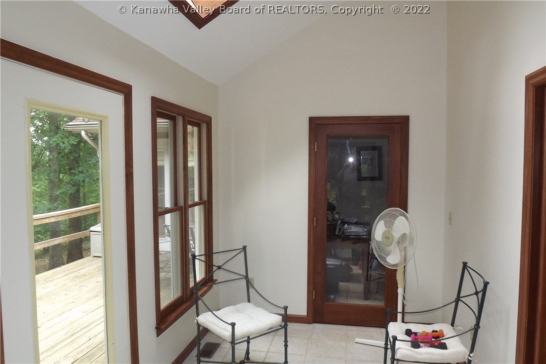 3 Hidden Farms Road Poca, WV 25159 - Photo 7 of 21 Gallery Image 7