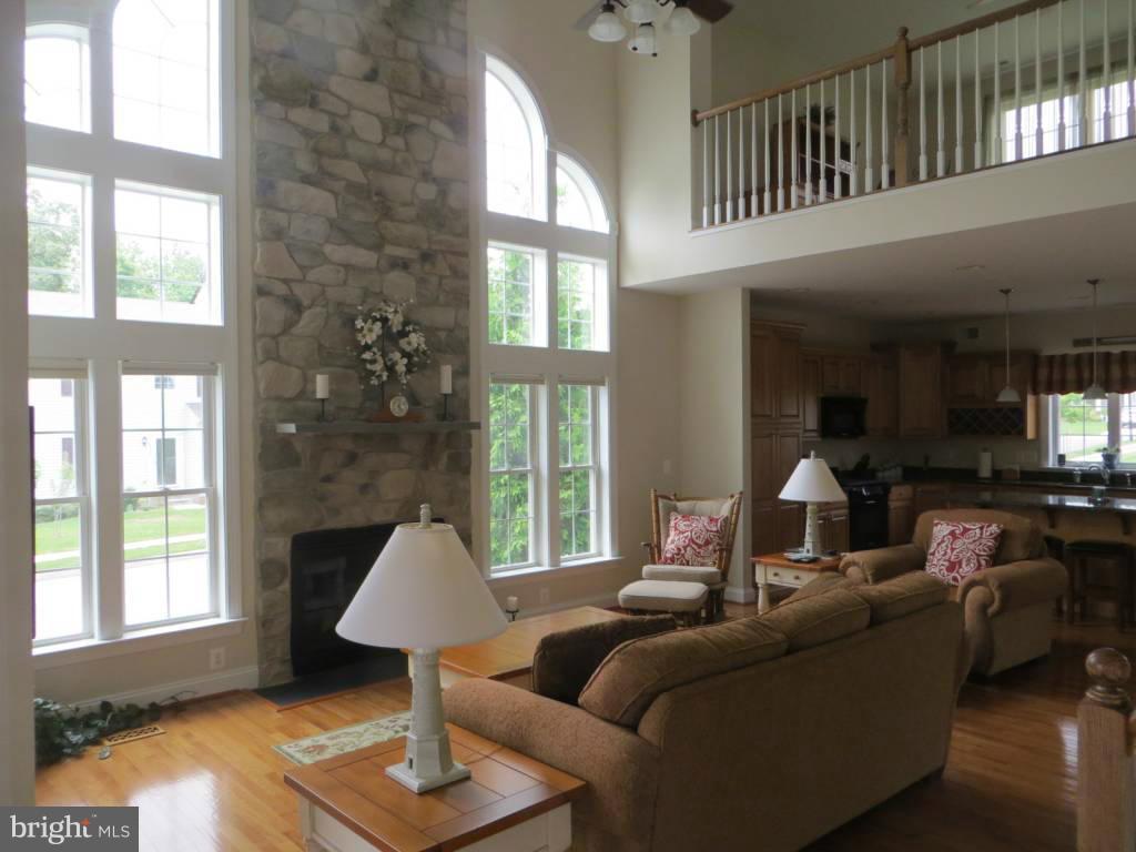7800 Longridge Road Nottingham, MD 21236 - Photo 3 of 6 Family Room