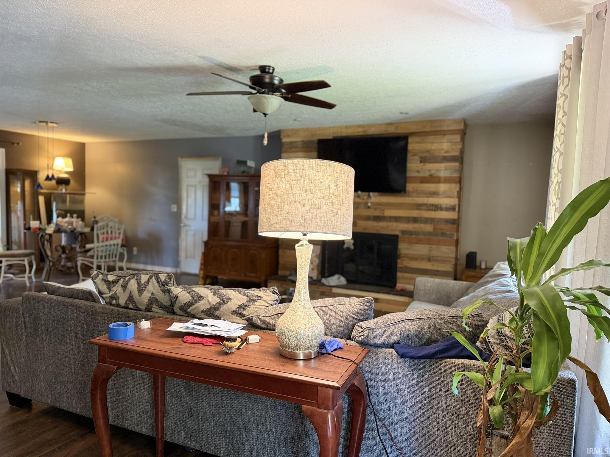 2006 East Wade Road Warsaw, IN 46580 - Photo 3 of 27 Gallery Image 3