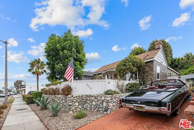 $1,128,000 | 2558 Torrance Boulevard, Torrance, CA 90503