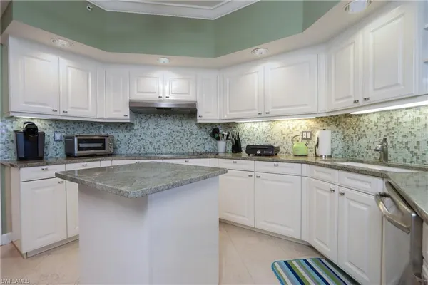 $20,500 | 8990 Bay Colony Drive, Unit 1002, Naples, FL 34108