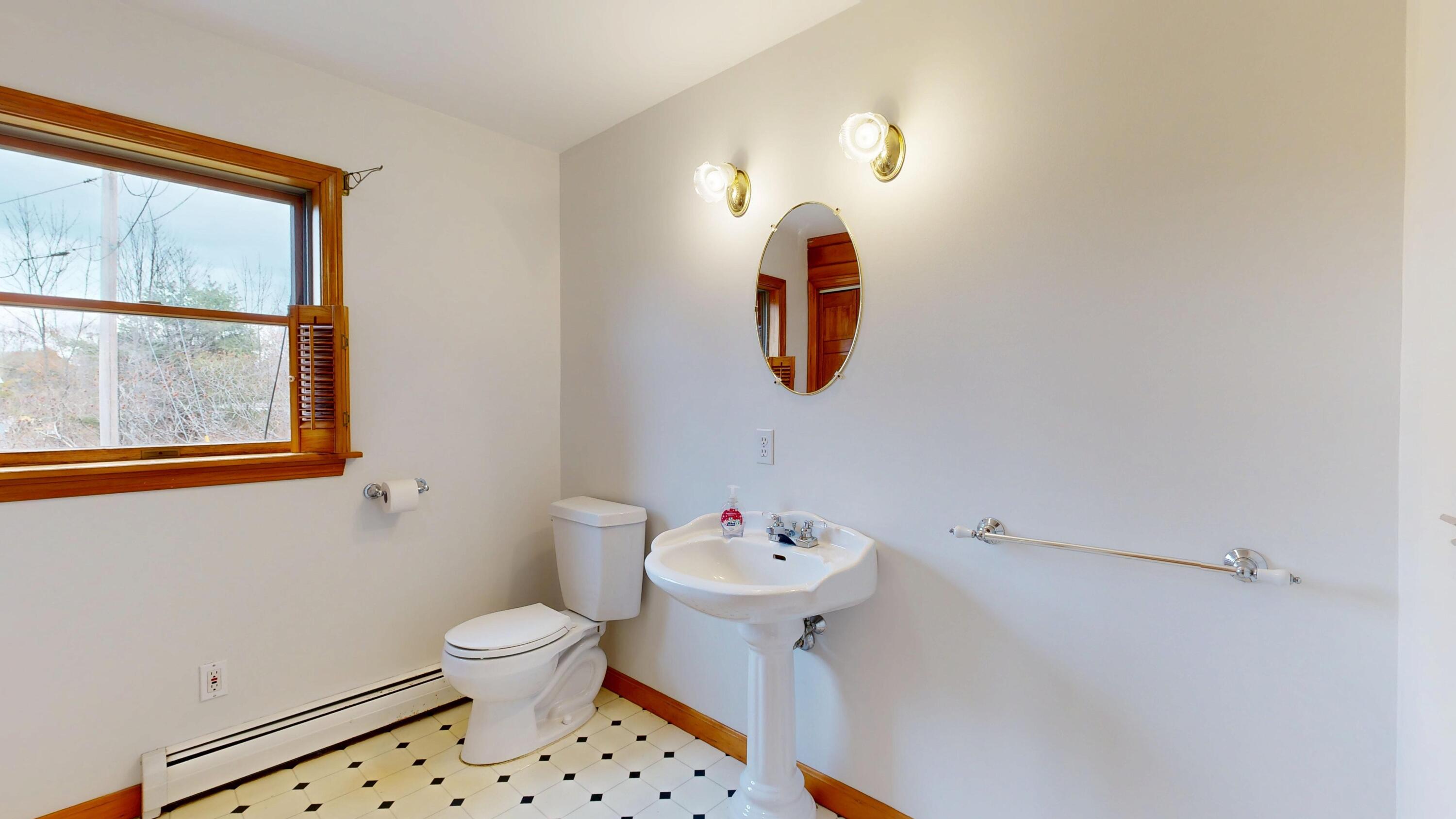 466 Middle Road Sabattus, ME 04280 - Photo 8 of 52 466-Middle-Road-11262025_090436