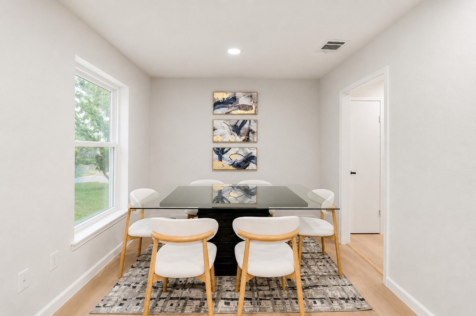 12703 Redfern Drive Houston, TX 77048 - Photo 11 of 28 Featuring clean modern lines, abundant natural light, and a sophisticated atmosphere, this inviting space offers the perfect balance of contemporary updates and timeless appeal.