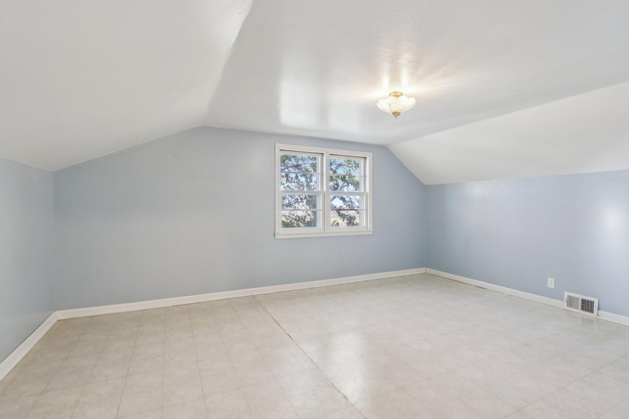 N8688 N Road Ixonia, WI 53036 - Photo 21 of 29 Upstairs